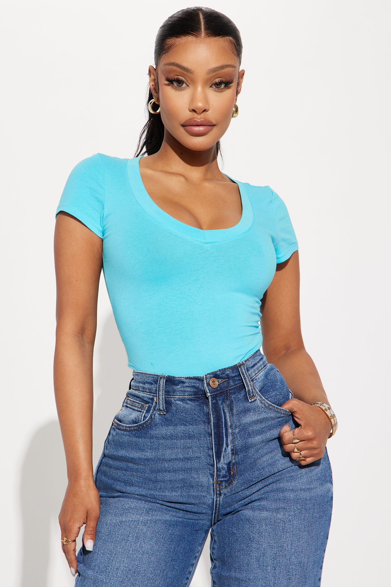 Carla Basic V Tee