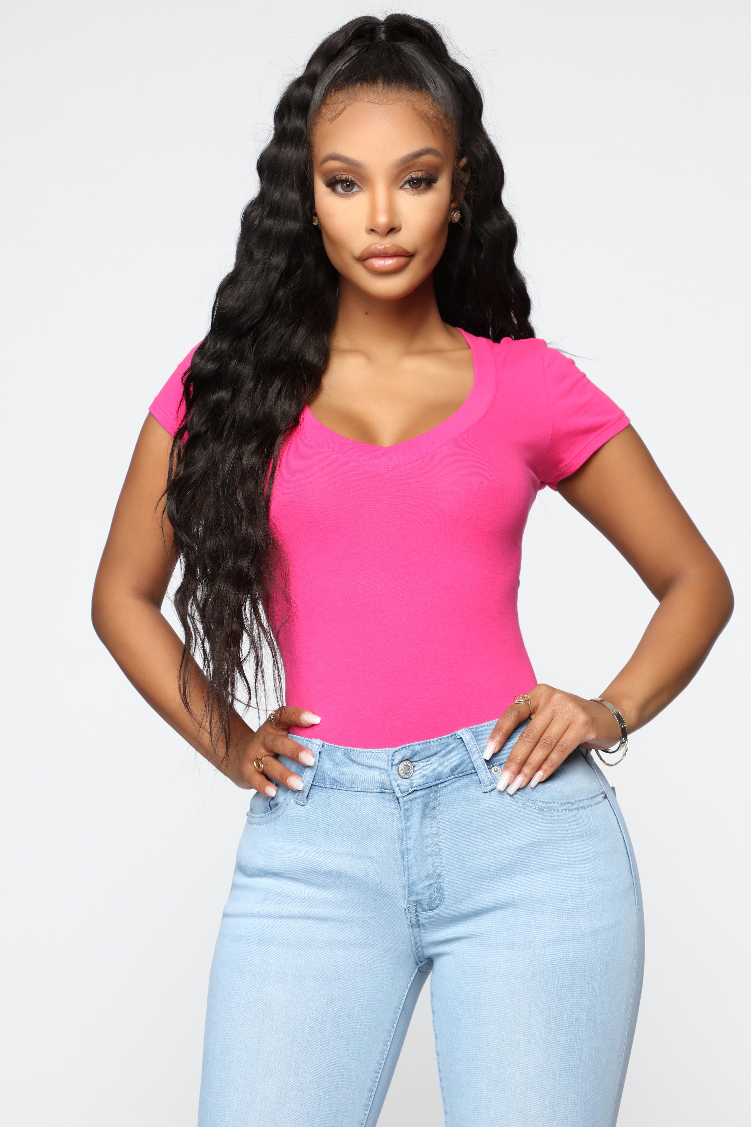 Carla Basic V Tee