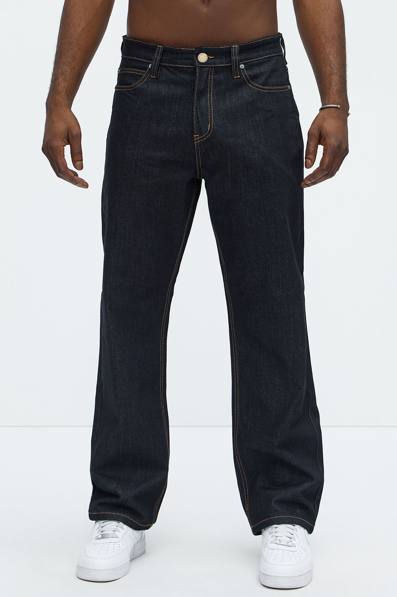 Straight Looking Real Clean Jeans