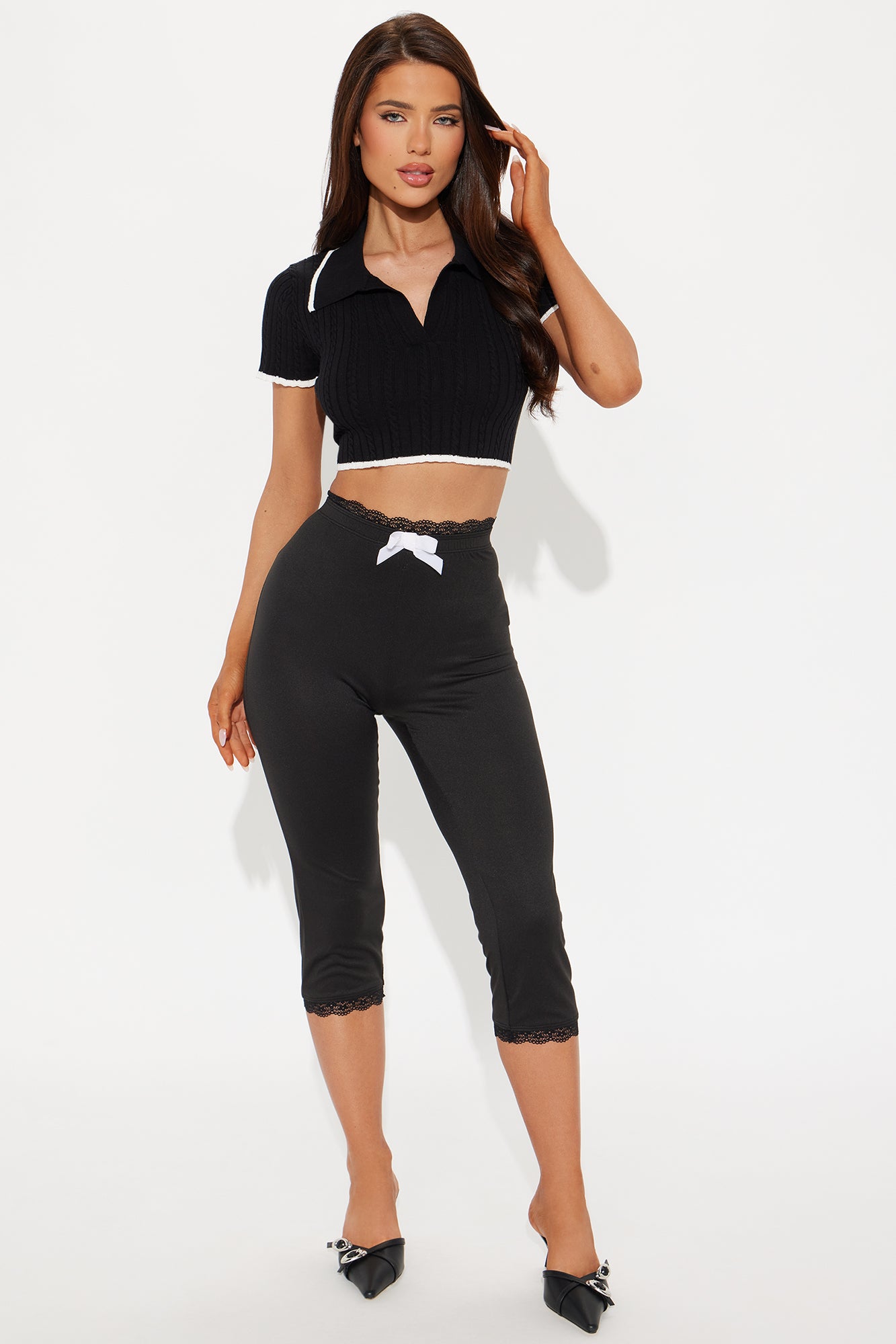 Valentina Solid Lace Trim Capri Legging