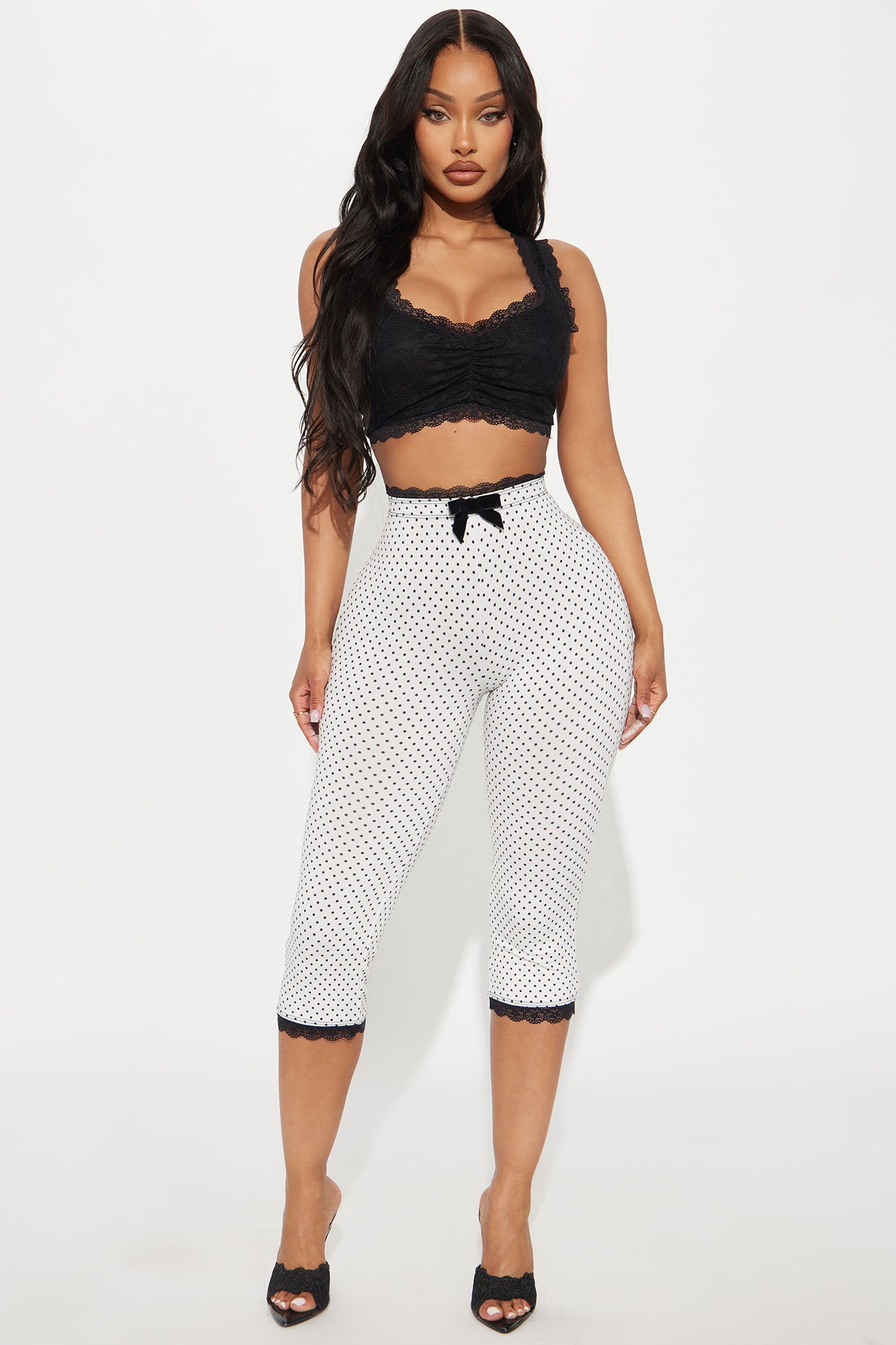 Florentina Lace Trim Capri Legging