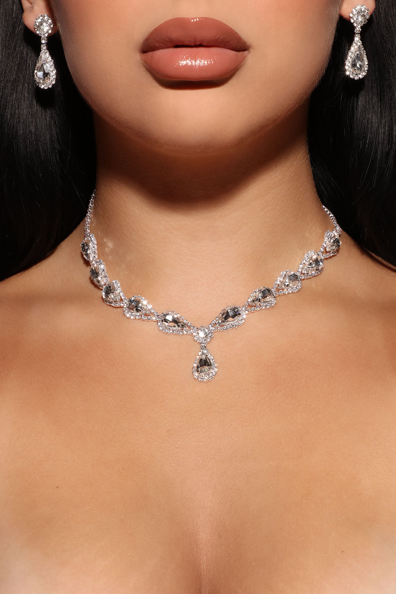 Guest Of Honor Necklace And Earring Set