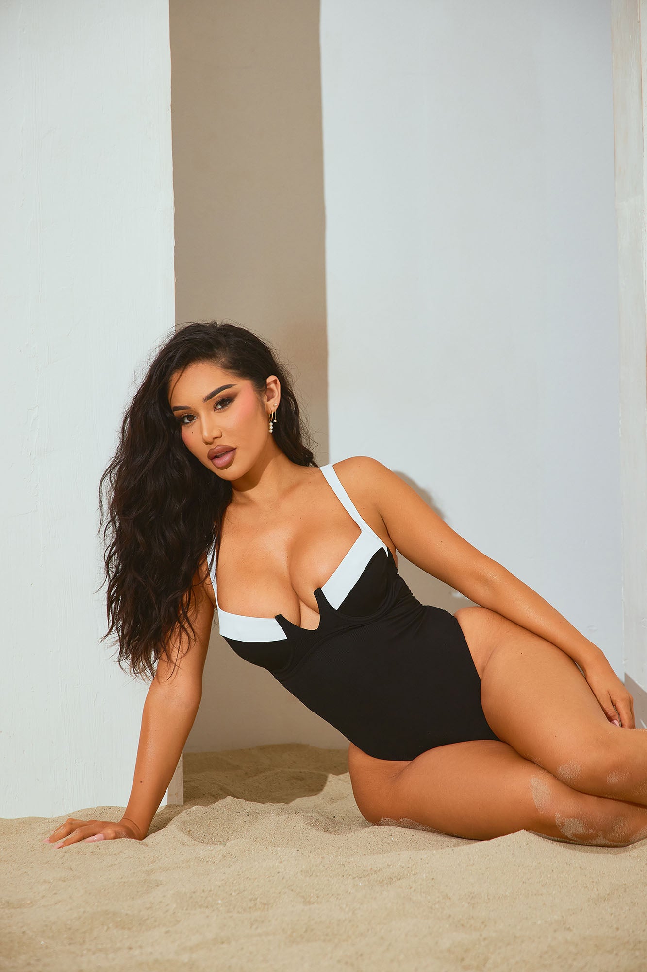 Pools In Paris Underwire 1 Piece Swimsuit