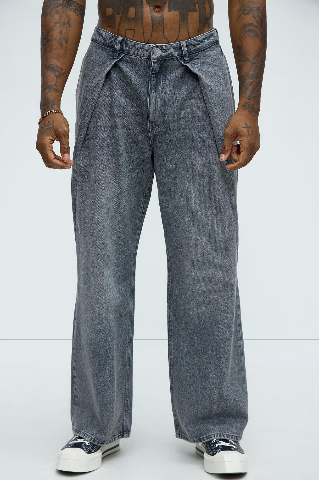 Boxed Pleated Baggy Jeans